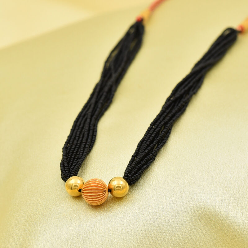 Ornate Black Bead Mangalsutra in 22kt Gold Round Pendant