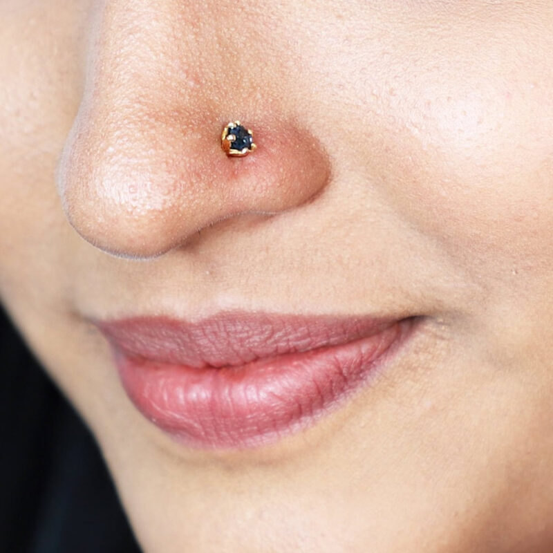Blue Sapphire Nose Pin